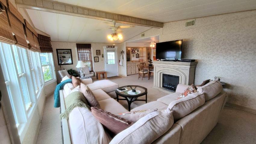 12 Navel Circle a Winter Haven, FL Mobile or Manufactured Home for Sale